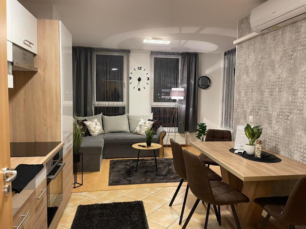 Europa 20 Apartman Бік Екстер'єр фото
