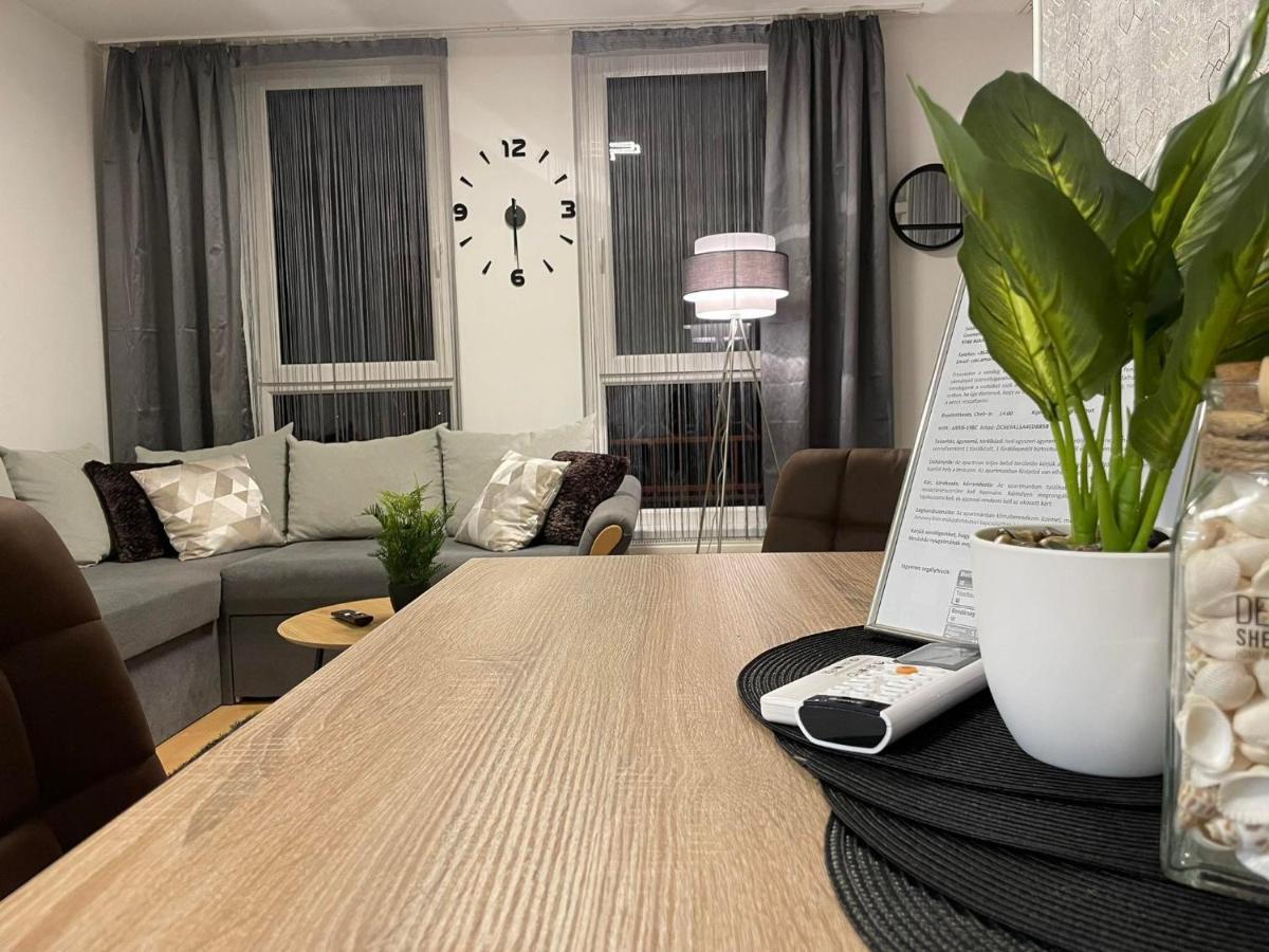 Europa 20 Apartman Бік Екстер'єр фото